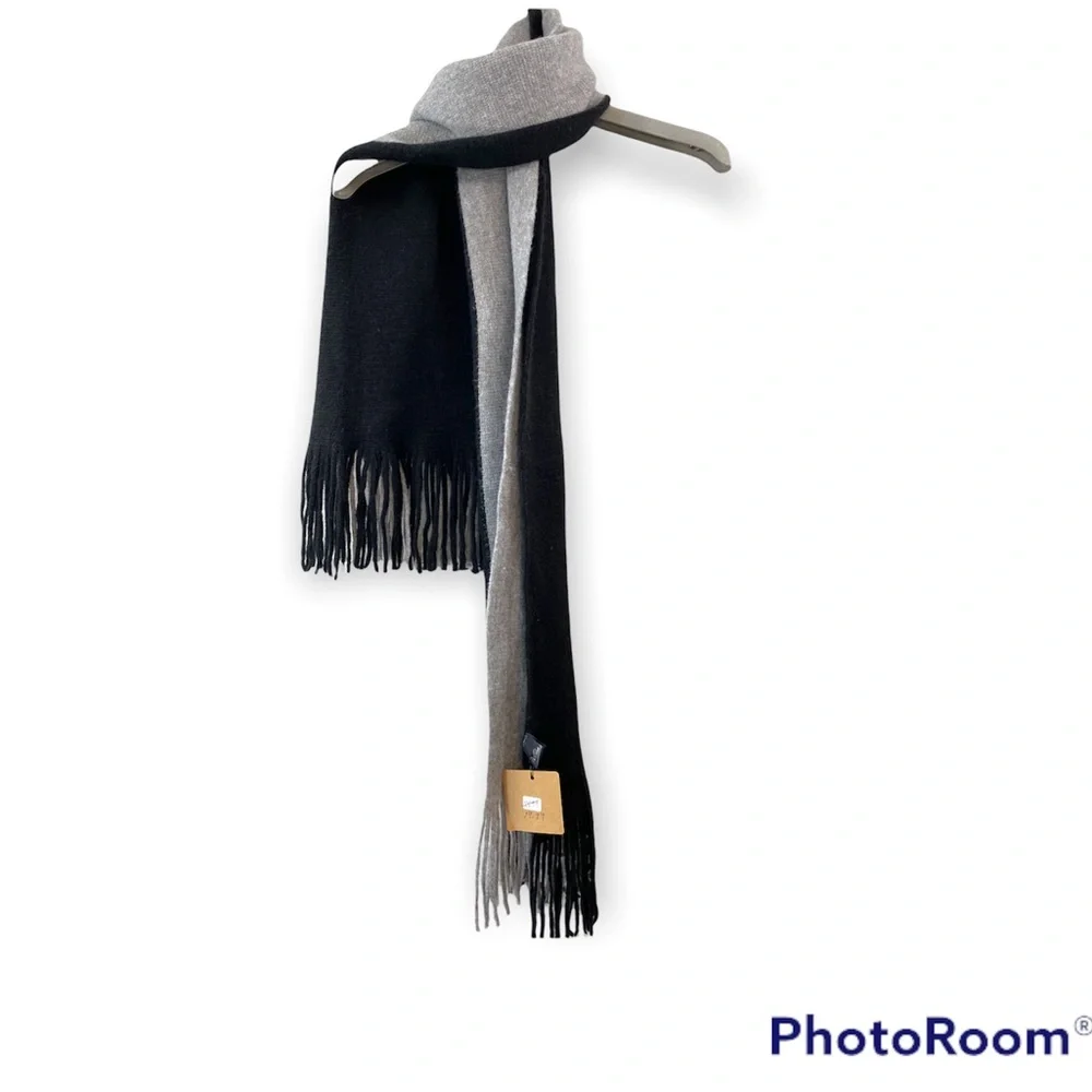 Odiva long scarf double sided color black gray
